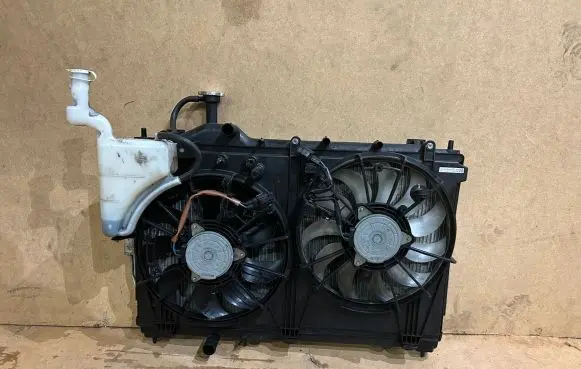 Mitsubishi Outlander Coolant radiator