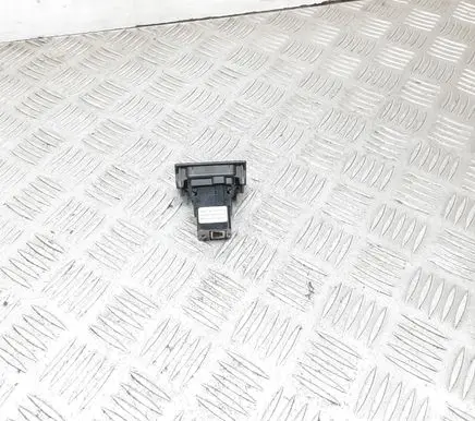 Volkswagen Jetta V AUX in-socket connector 8619053010 CALT0591A