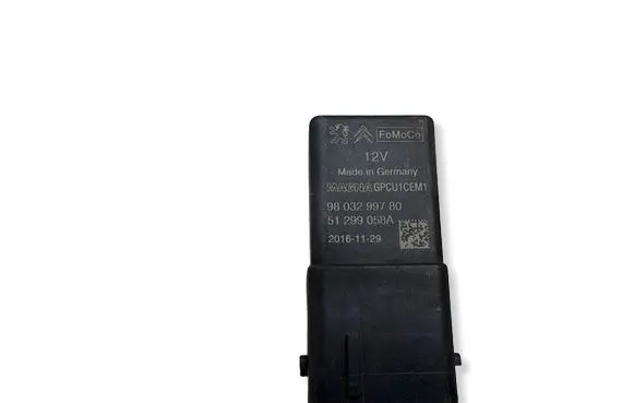 Ford Focus Glow plug pre-heat relay 9803299780