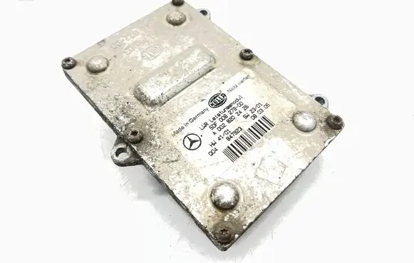 Mercedes-Benz CLS C219 Headlight ballast module Xenon 5DF00827900 A0028202426
