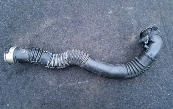 BMW 5 F10 F11 Intercooler hose/pipe 7612091
