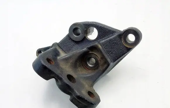 Honda Accord Engine mounting bracket