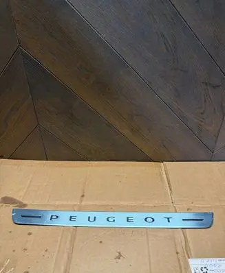Peugeot 208 Front sill trim cover 9828373080