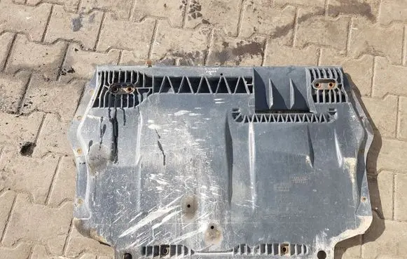 Engine splash shield/under tray
