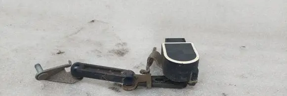 Headlight/headlamp level sensor