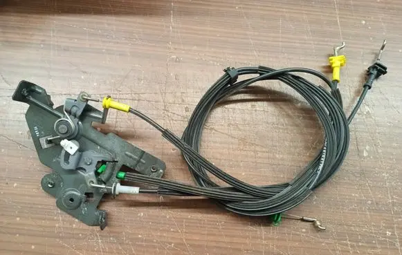 Renault Trafic II (X83) Sliding door lock 8200004828