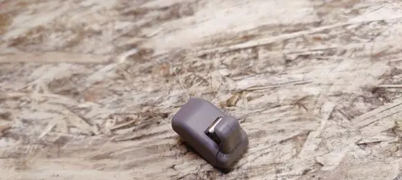 Sun visor clip/hook/bracket