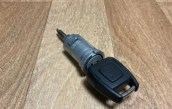 Opel Zafira A Ignition lock 13168306 3579