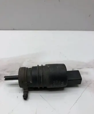 Volkswagen PASSAT B6 Windscreen/windshield washer pump 1K5955651 3122785