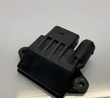 Mercedes-Benz E W211 Glow plug pre-heat relay A6429005801 HW1710 6429005801