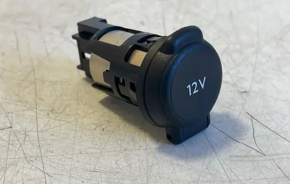 Opel Vivaro 12 V Socket (front) 966610537700 980185097700 980185087700