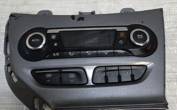 Ford Focus Climate control unit BM5T18C612CJ