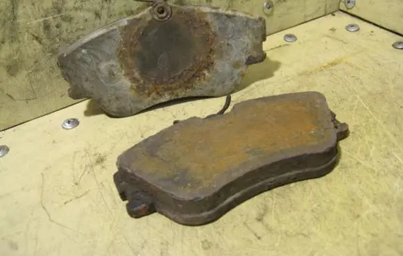 Volkswagen Transporter - Caravelle T4 Brake pads (front) KOMPLEKTAS4VNT