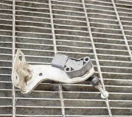 Rear air suspension level height sensor