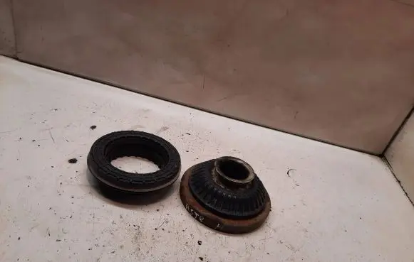 Opel Astra H Front upper strut mount 