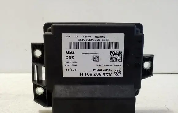 Audi Q3 8U Hand brake control module 3AA907801H