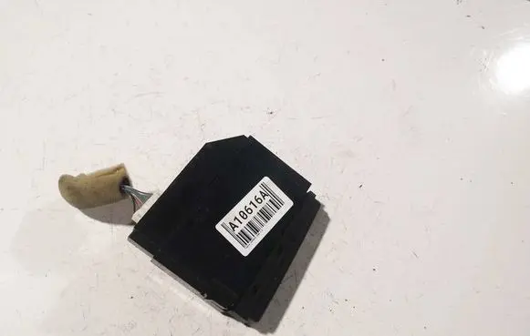 Toyota Avensis T250 Windscreen/window heater switch 
