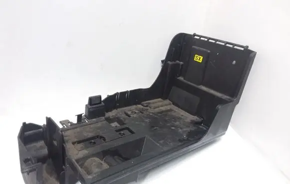 Battery box tray