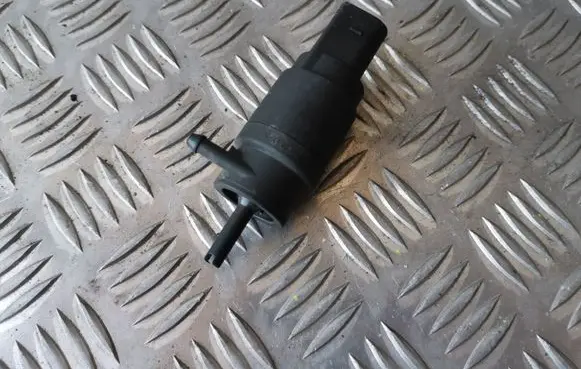 Mercedes-Benz S W220 Windscreen/windshield washer pump