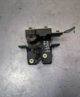 Nissan Primera Tailgate/trunk/boot lock/catch/latch 90502AV710