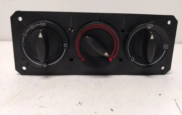 Audi A4 S4 B5 8D Climate control unit 8D1819075