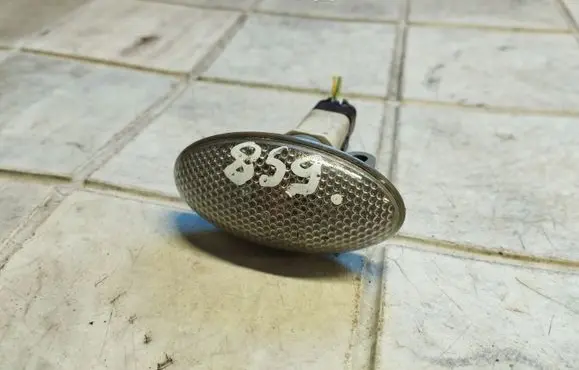 Peugeot 206 Front fender indicator light