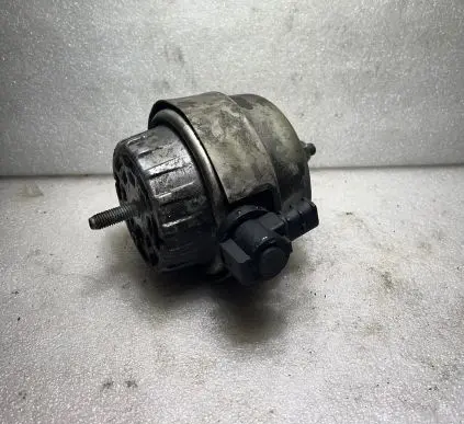 Audi A6 S6 C6 4F Engine mount bracket MP4695