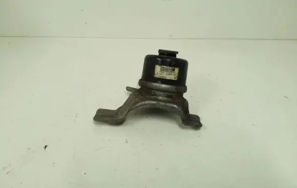 Volvo XC70 Engine mount bracket 31257674