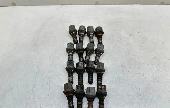 Renault Twingo II Nuts/bolts 