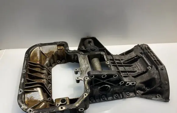 Mercedes-Benz E W211 Oil sump 2720141502 A2720141502