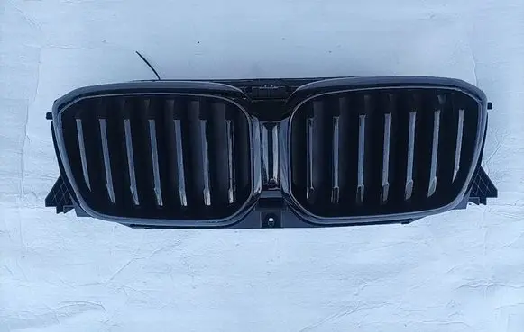 BMW X3 G01 Front bumper upper radiator grill 9881646