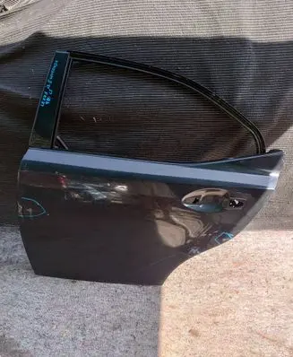 Lexus IS 220D-250-350 Rear door