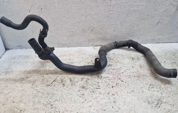Mercedes-Benz B W245 Engine coolant pipe/hose A6402001352