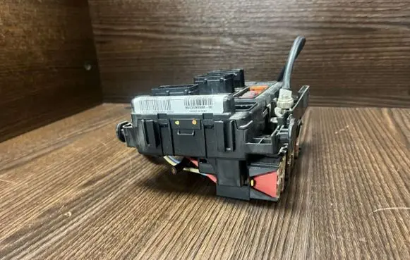 Citroen Berlingo Fuse box set T118470002E 9643498980
