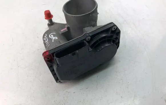 Toyota Yaris Throttle valve 2203047040