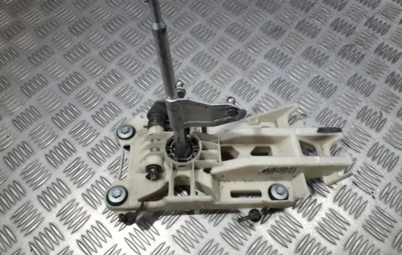Volvo S40 Gear shifter/selector 30711902
