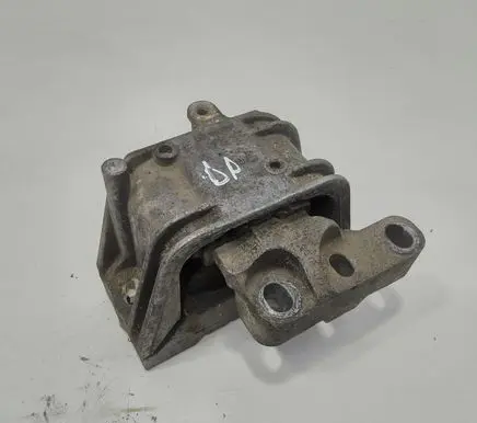 Volkswagen PASSAT B6 Engine mount bracket 1K0199262