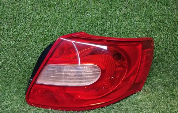 Suzuki Kizashi Rear/tail lights F114000434