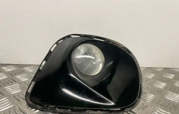 Toyota Avensis T270 Front fog light 812200W040 8148205040