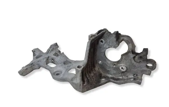 Volkswagen Golf VII Generator/alternator bracket 04L903143B