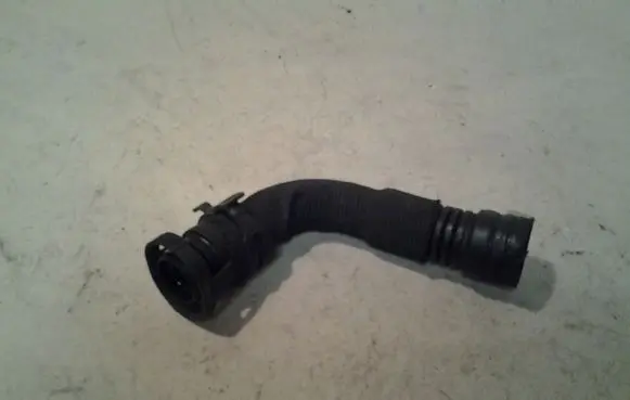 Volkswagen PASSAT B6 Breather/breather pipe/hose 446070601