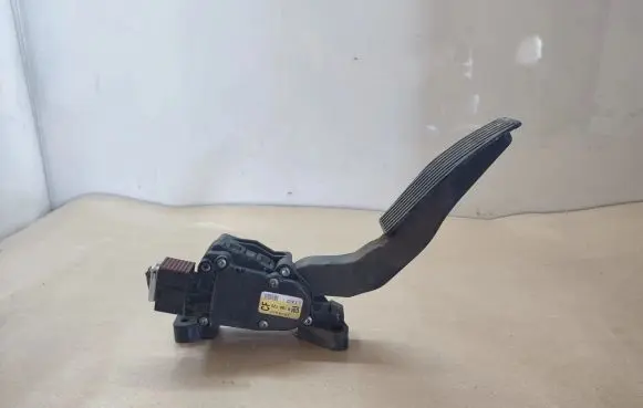 Opel Signum Accelerator throttle pedal 9186725