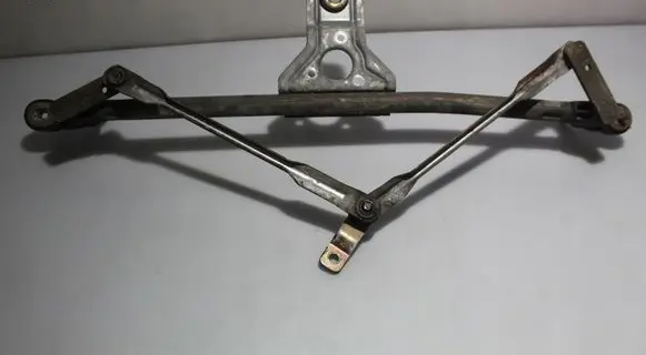 Front wiper linkage