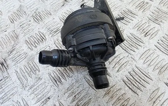 BMW X3 G01 Electric auxiliary coolant/water pump 8679885 0392023412