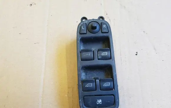 Volvo V50 Quarter vent window switch 