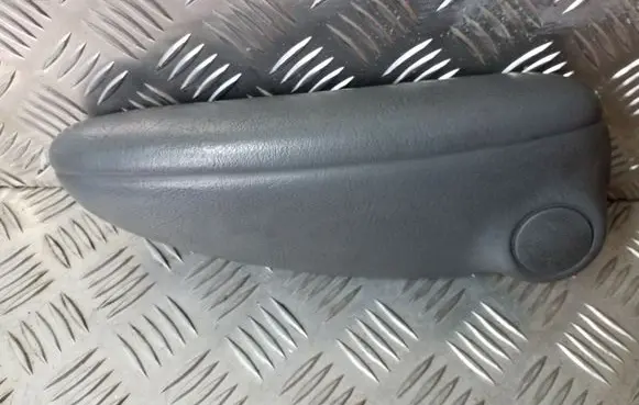 Chrysler Voyager Rear seat armrest 
