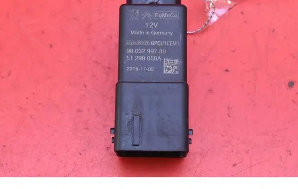 Ford Mondeo MK I Glow plug 9803299780
