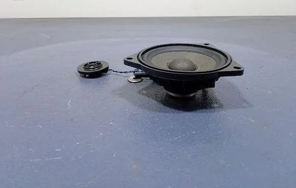 BMW X4 F26 Subwoofer speaker 6809628