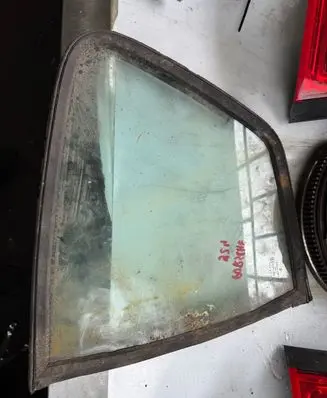 Porsche 924 Rear side window 43553354