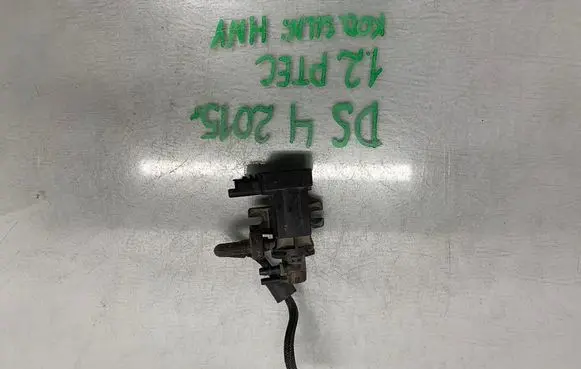 Citroen DS4 Valve vacuum 9807396180